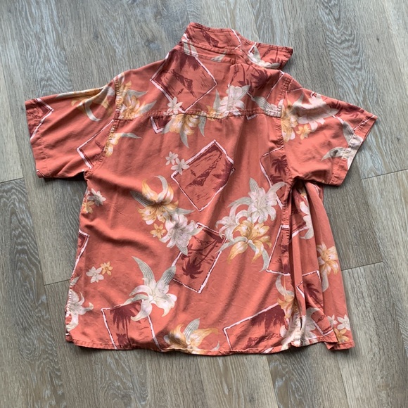 M Island Republic T-Shirt / 4.99 Shipping - Picture 5 of 5